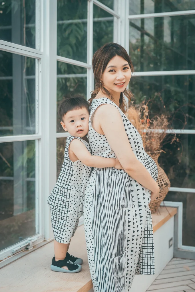 0000 0009 孕婦抱著大兒子的陽明山親子寫真