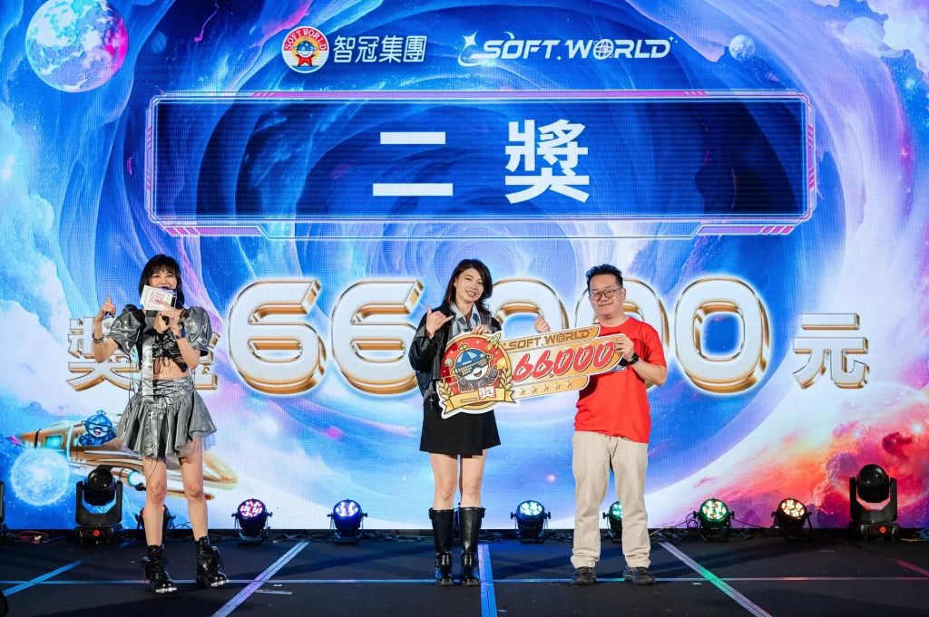 0410 0059 高雄活動攝影,智冠科技春酒賓客手持標語牌合照