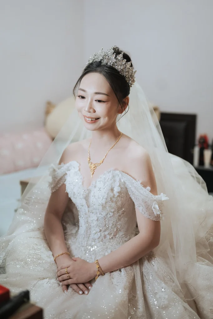 0516 0009 北港新娘婚禮攝影,新娘穿著白紗並戴著頭紗與皇冠的肖像