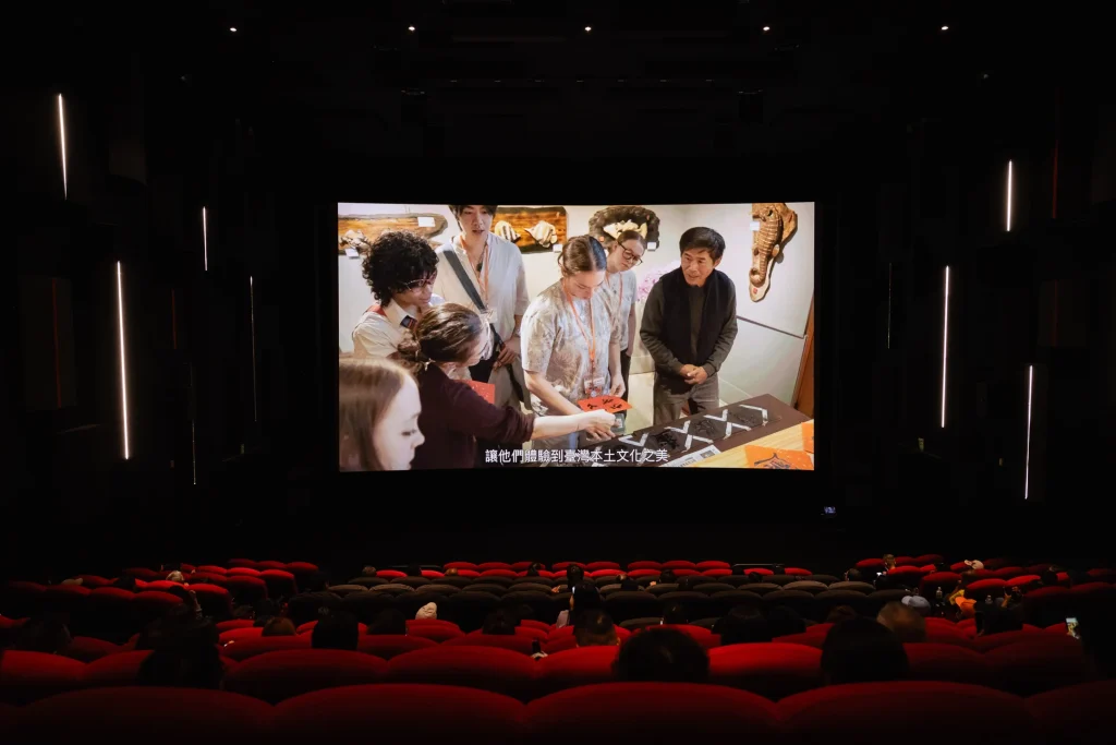 0516 0019 2 北港媽祖電影放映會攝影,電影院銀幕播放電影畫面
